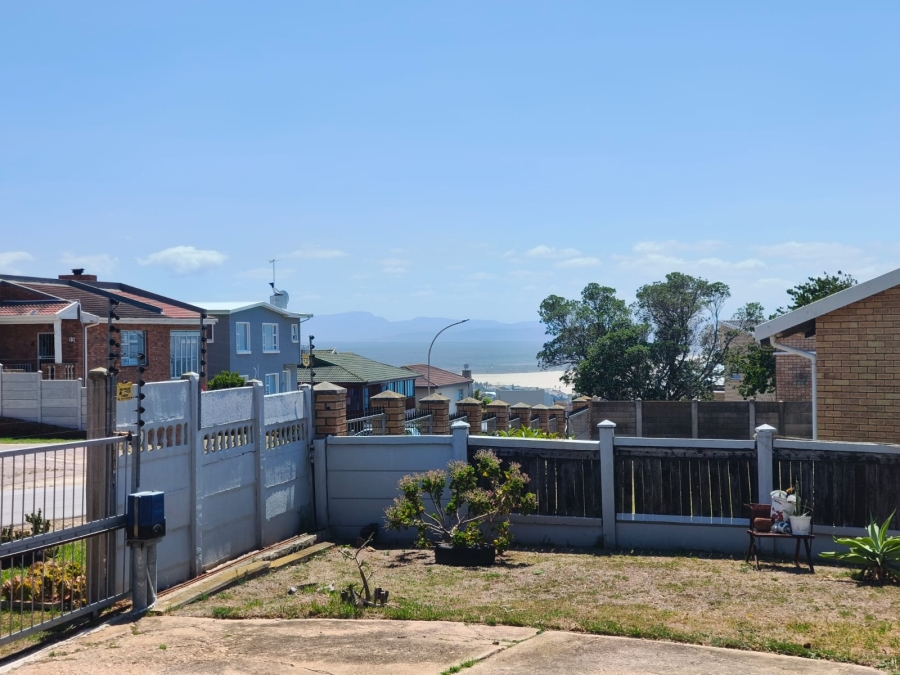 3 Bedroom Property for Sale in Wavecrest Eastern Cape